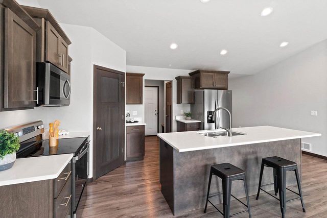 1526 FREEDOM MEADOWS DRIVE, Neenah, WI 54956