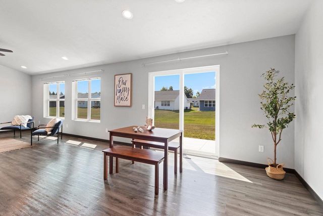 1526 FREEDOM MEADOWS DRIVE, Neenah, WI 54956