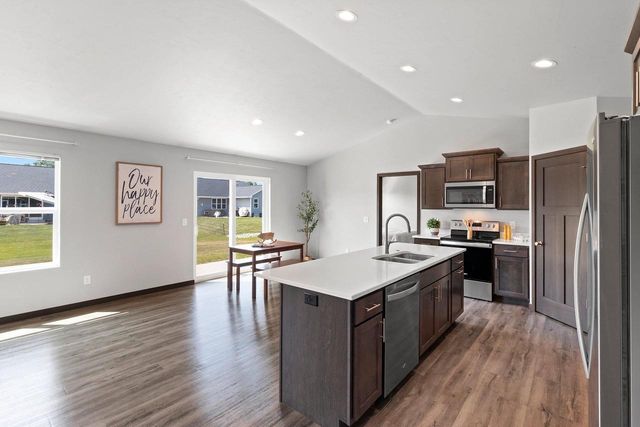 1526 FREEDOM MEADOWS DRIVE, Neenah, WI 54956
