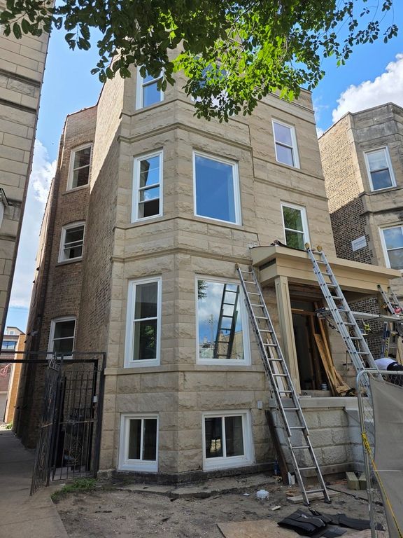 3726 N Racine Avenue 2, Chicago, IL 60613