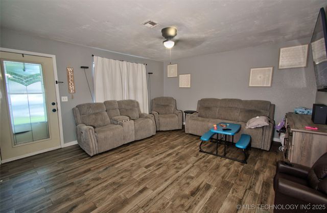 106 S Gladd Road, Fort Gibson, OK 74434
