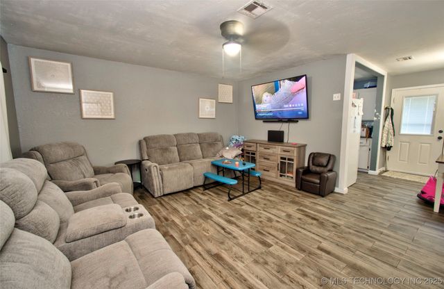 106 S Gladd Road, Fort Gibson, OK 74434