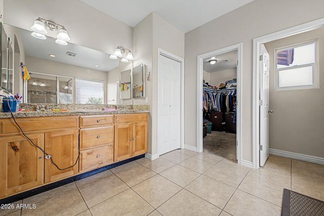 7424 W WOLF Street, Phoenix, AZ 85033