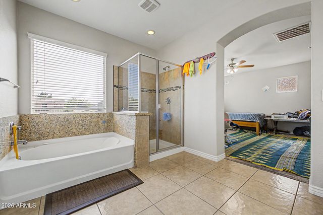 7424 W WOLF Street, Phoenix, AZ 85033