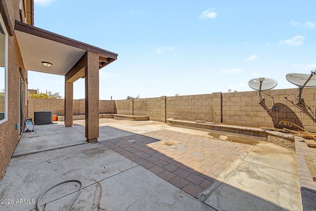 7424 W WOLF Street, Phoenix, AZ 85033