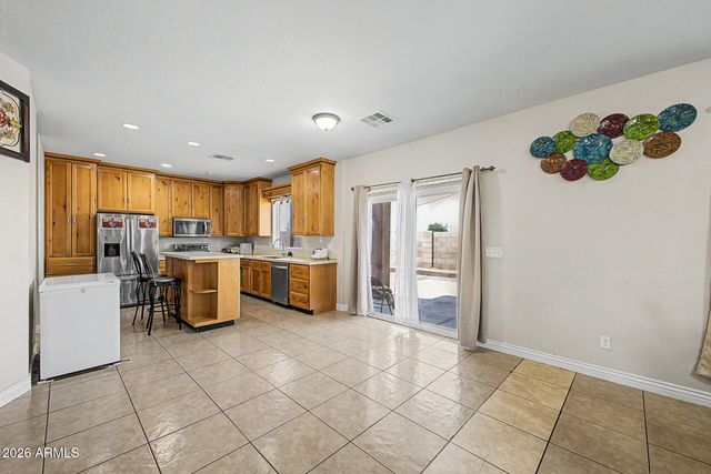 7424 W WOLF Street, Phoenix, AZ 85033
