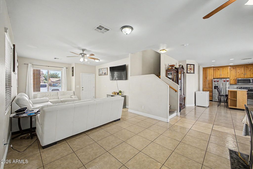 7424 W WOLF Street, Phoenix, AZ 85033 — photo 5