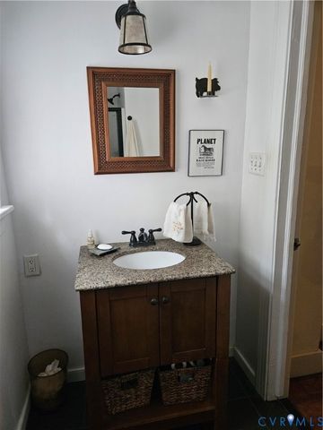 12262 Welling Hall Rd, Doswell, VA 23047