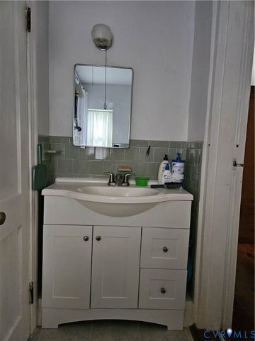 12262 Welling Hall Rd, Doswell, VA 23047
