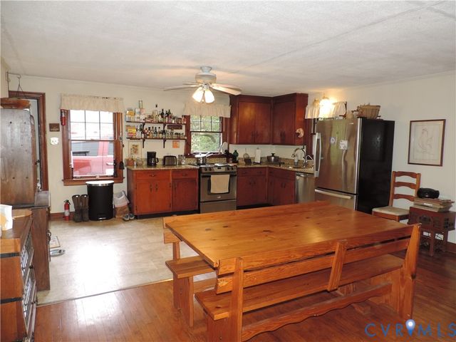 12262 Welling Hall Rd, Doswell, VA 23047