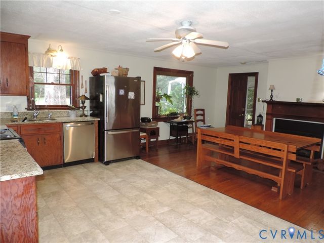 12262 Welling Hall Rd, Doswell, VA 23047