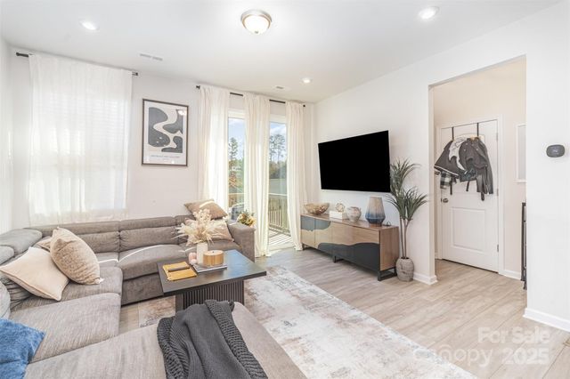 1132 Keydet Drive, Charlotte, NC 28216