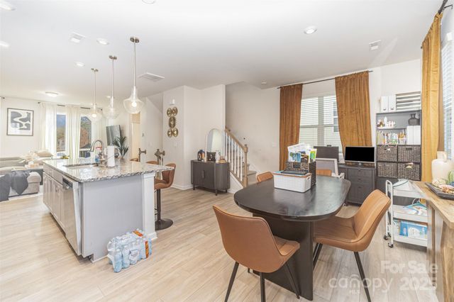 1132 Keydet Drive, Charlotte, NC 28216