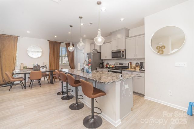 1132 Keydet Drive, Charlotte, NC 28216