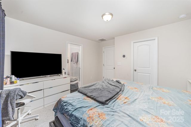 1132 Keydet Drive, Charlotte, NC 28216