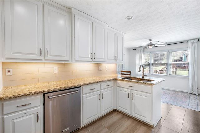 825 Harbor Bay Drive, Lawrenceville, GA 30045