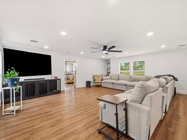 19855 W Lakeshore Drive, Magnolia, TX 77355