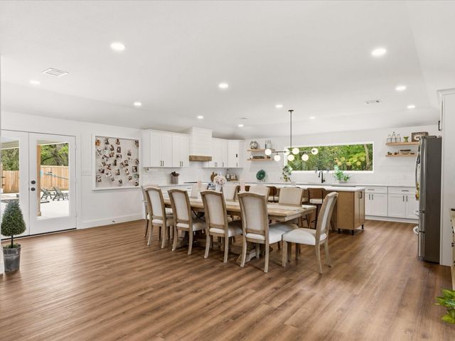 19855 W Lakeshore Drive, Magnolia, TX 77355