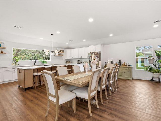 19855 W Lakeshore Drive, Magnolia, TX 77355