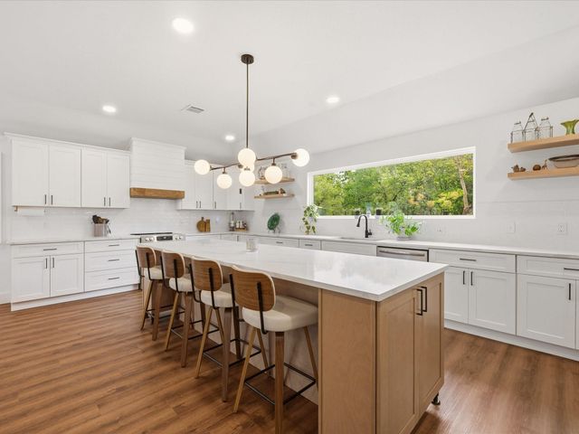 19855 W Lakeshore Drive, Magnolia, TX 77355