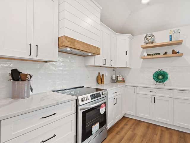 19855 W Lakeshore Drive, Magnolia, TX 77355