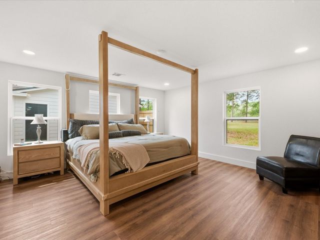 19855 W Lakeshore Drive, Magnolia, TX 77355