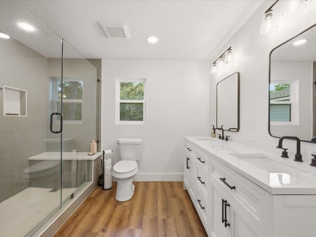 19855 W Lakeshore Drive, Magnolia, TX 77355