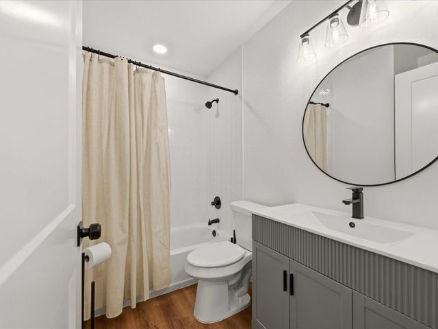 19855 W Lakeshore Drive, Magnolia, TX 77355