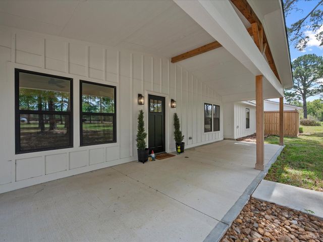 19855 W Lakeshore Drive, Magnolia, TX 77355