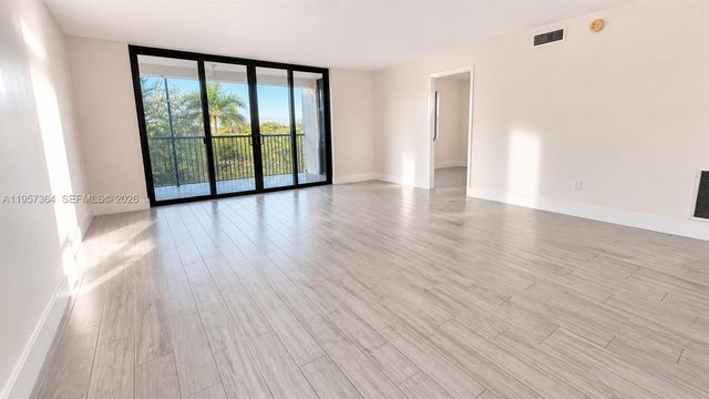 6800 Cypress Road 501, Plantation, FL 33317