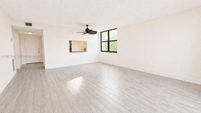 6800 Cypress Road 501, Plantation, FL 33317
