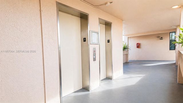 6800 Cypress Road 501, Plantation, FL 33317