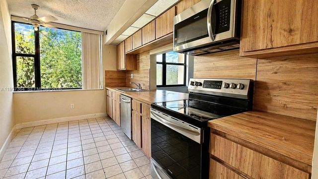 6800 Cypress Road 501, Plantation, FL 33317