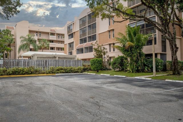 6800 Cypress Road 501, Plantation, FL 33317
