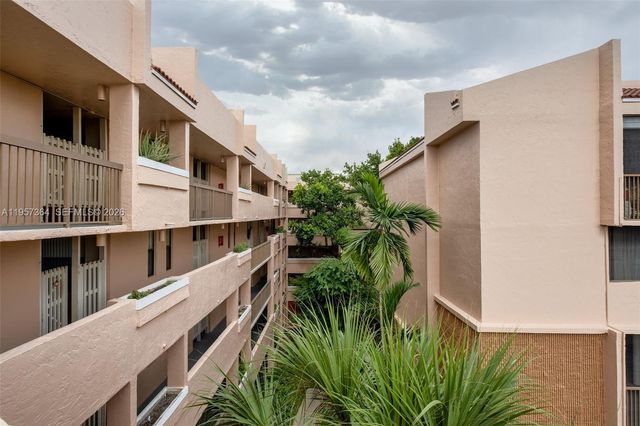 6800 Cypress Road 501, Plantation, FL 33317