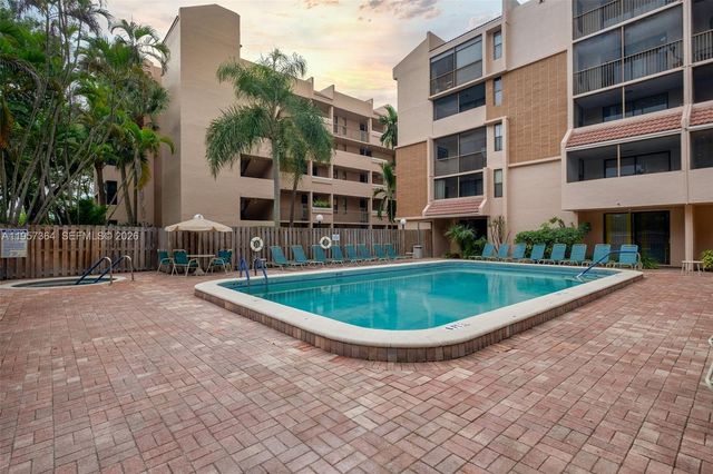 6800 Cypress Road 501, Plantation, FL 33317