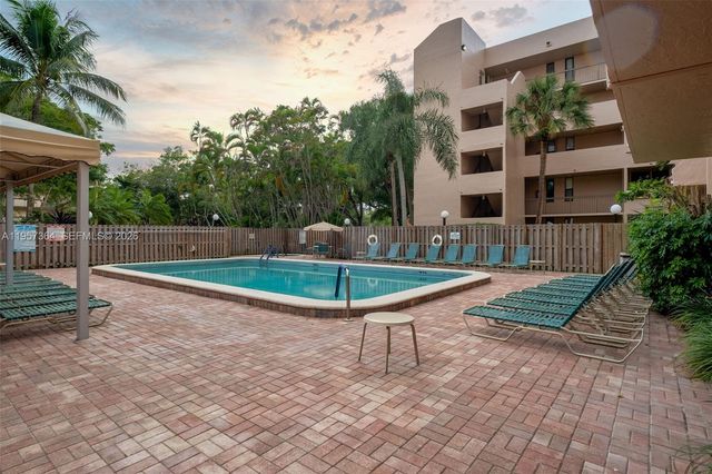 6800 Cypress Road 501, Plantation, FL 33317