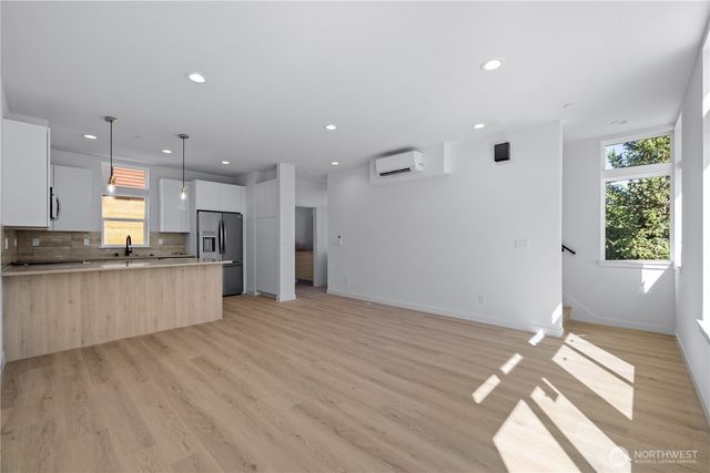 1136 A NW 57th Street, Seattle, WA 98107