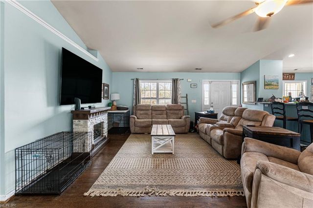 10095 Ivor RD, Ivor, VA 23866