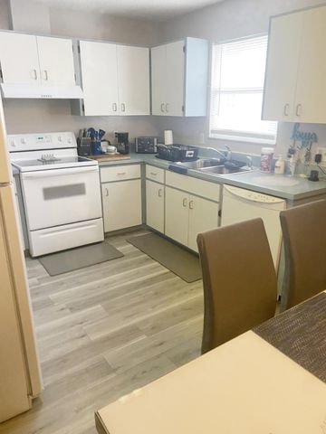 9225 101st Avenue, Vero Beach, FL 32967