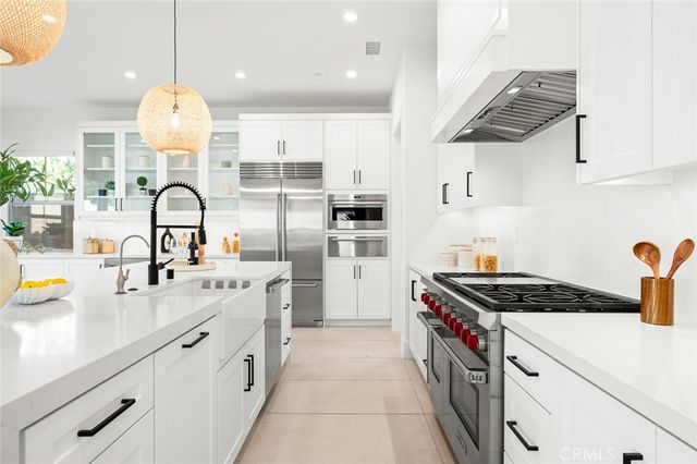 57 Suede, Irvine, CA 92602