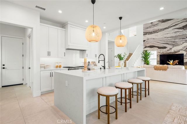 57 Suede, Irvine, CA 92602