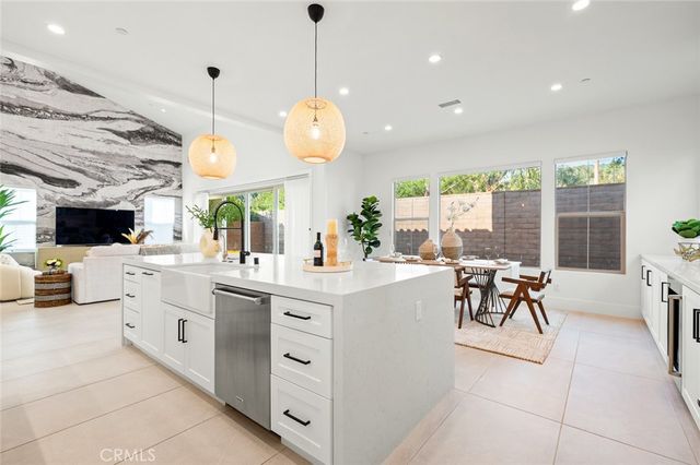57 Suede, Irvine, CA 92602