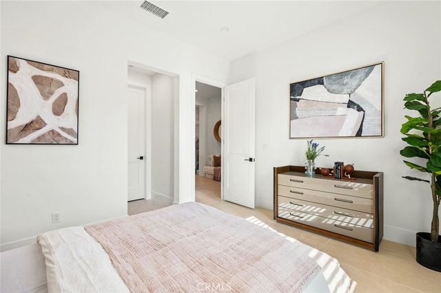 57 Suede, Irvine, CA 92602