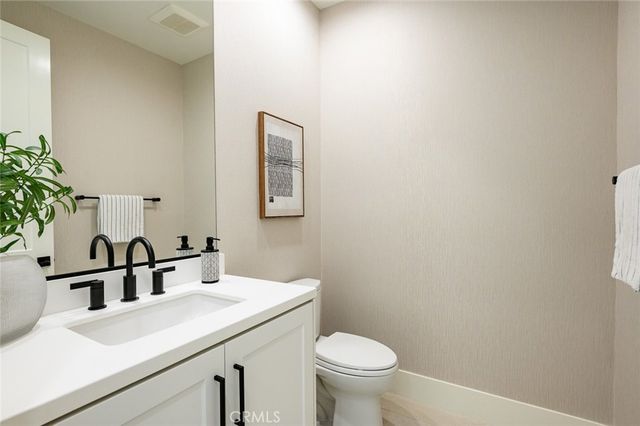 57 Suede, Irvine, CA 92602