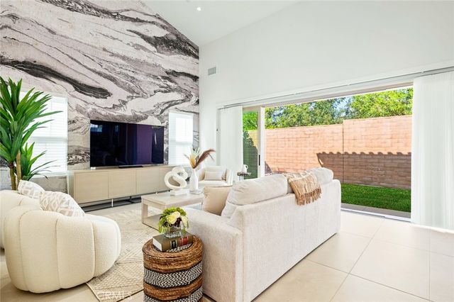 57 Suede, Irvine, CA 92602