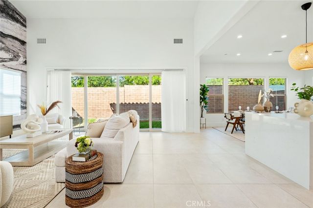 57 Suede, Irvine, CA 92602