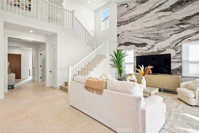 57 Suede, Irvine, CA 92602