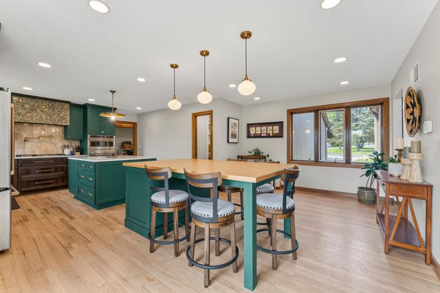 3640 Lakeview Court NE, Rochester, MN 55906