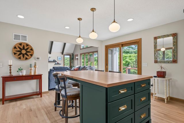 3640 Lakeview Court NE, Rochester, MN 55906